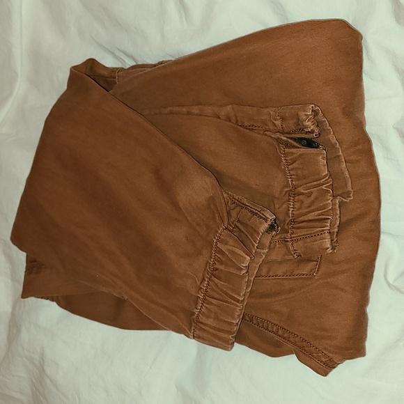 Super soft Loft cargos, broken-in style in rust. Size 2 but roomie. - Picture 8 of 8